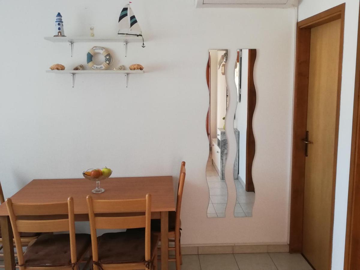 Apartment Sanja Premantura Exterior photo